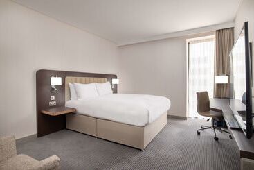 هتل Hilton London Gatwick Airport