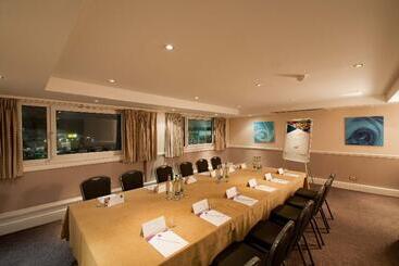 هتل Leonardo Inn  Glasgow West End