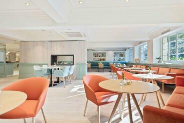 هتل Melia White House