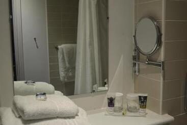 هتل Mercure Darlington Kings