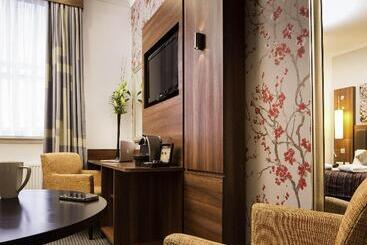 هتل Mercure Darlington Kings