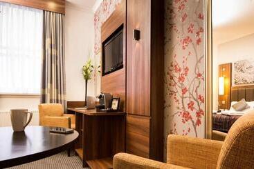 هتل Mercure Darlington Kings