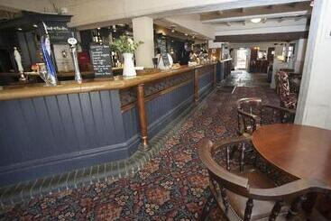 هتل The White Swan