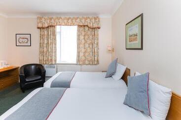 Stade Court Hotel