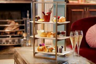 100 Queen S Gate Hotel London, Curio Collection By Hilton
