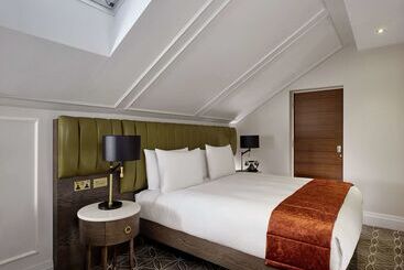 100 Queen S Gate Hotel London, Curio Collection By Hilton