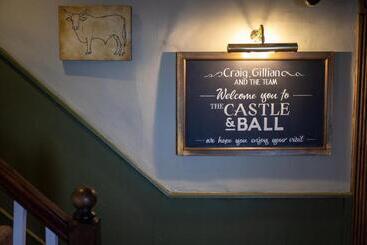 هتل Castle And Ball By Greene King Inns