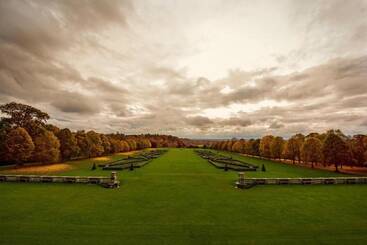 هتل Cliveden House   An Iconic Luxury