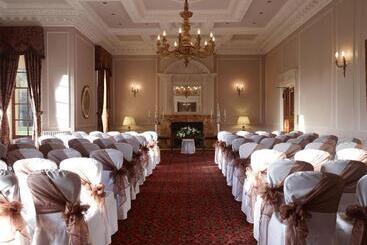 هتل Crathorne Hall