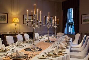 هتل Crathorne Hall
