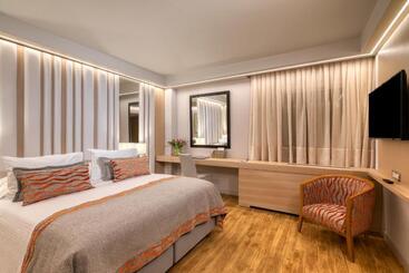 酒店 Divani Caravel