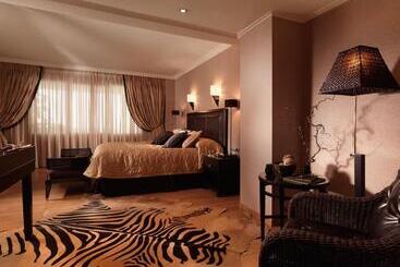 호텔 Divani Caravel
