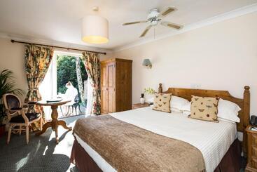 هتل Flackley Ash Country House