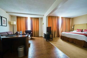 هتل Golden Tulip Accra