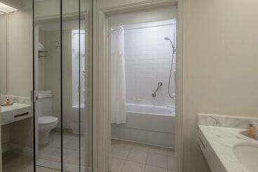 هتل Hilton Leicester