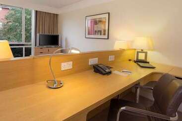 هتل Hilton Leicester