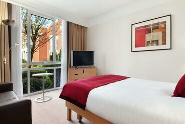 هتل Hilton Leicester