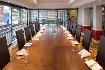 هتل Hilton Leicester
