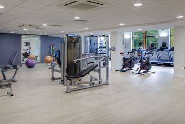 هتل Hilton London Watford