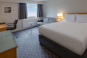 هتل Hilton London Watford
