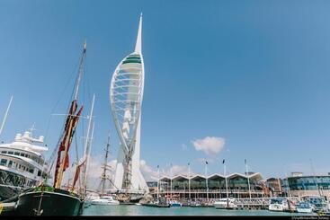 هتل Holiday Inn Express Portsmouth – North, An Ihg