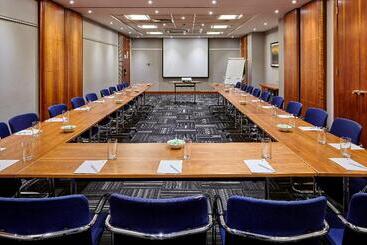 酒店 Holiday Inn High Wycombe M40, Jct.4, An Ihg