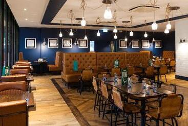 هتل Holiday Inn Runcorn M56 Junction 12, An Ihg