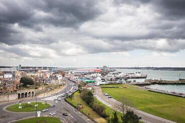 هتل Holiday Inn Southampton, An Ihg
