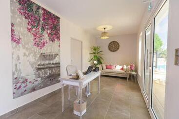 هتل Le Relais Du Moulin   Hôtel De Charme & Spa Adult Only