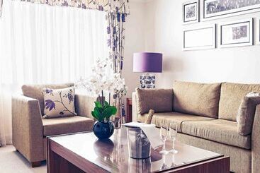 هتل Mercure St Albans Noke