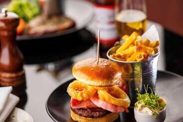 酒店 Mercure York Fairfield Manor