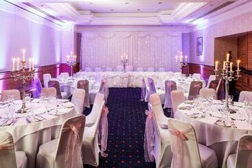 هتل Mercure York Fairfield Manor