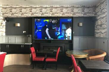هتل The Old Black Horse Inn