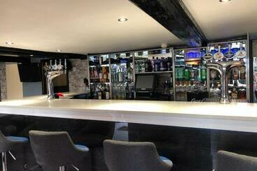 هتل The Old Black Horse Inn