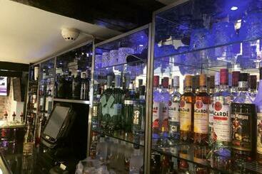 هتل The Old Black Horse Inn