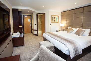 هتل Ramada By Wyndham Birmingham Solihull