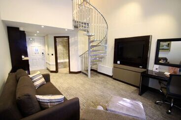 هتل Ramada By Wyndham Birmingham Solihull