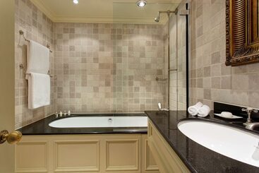 The Gore London   Starhotels Collezione