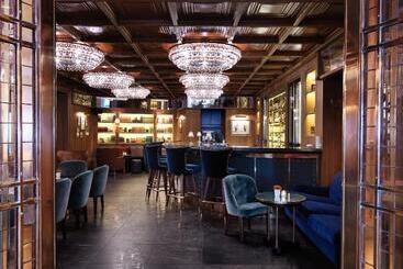هتل The Kensington