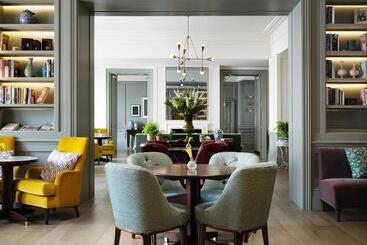 هتل The Kensington