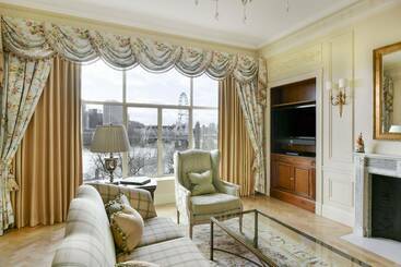 هتل The Savoy