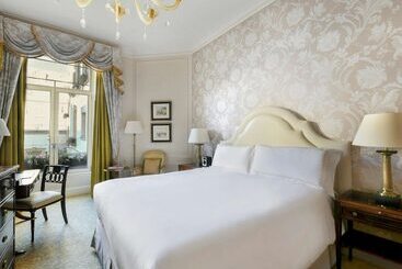 هتل The Savoy