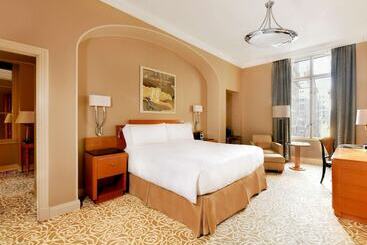 هتل The Savoy