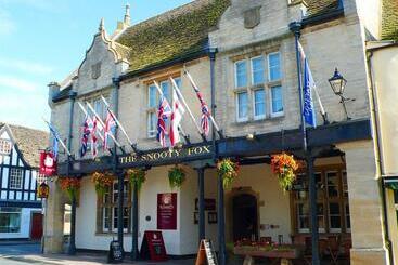 هتل The Snooty Fox