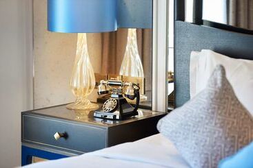 هتل The Waldorf Hilton London