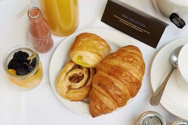 هتل The Waldorf Hilton London