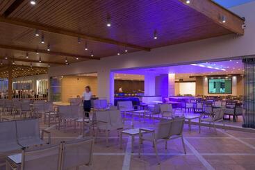 Avra Beach Resort