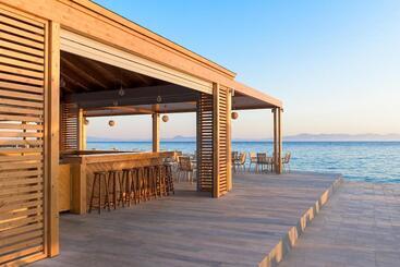 Avra Beach Resort