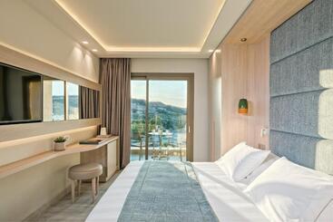 هتل Amada Colossos Resort