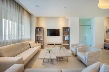 هتل Ammon Zeus Luxury Beach